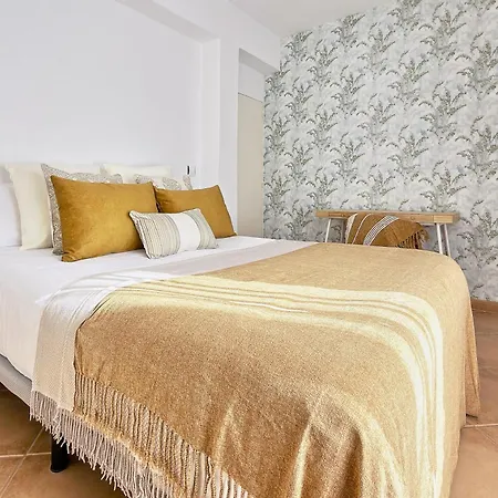 Atico Luminoso San Basilio En El Centro Historico Apartmán