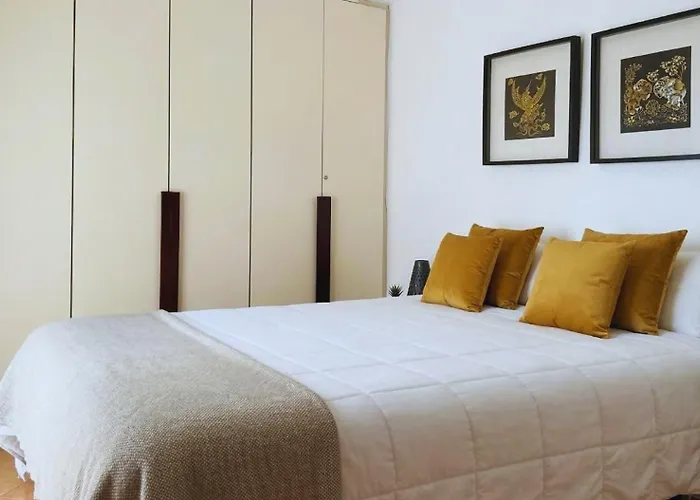 Atico Luminoso San Basilio En El Centro Historico Apartment